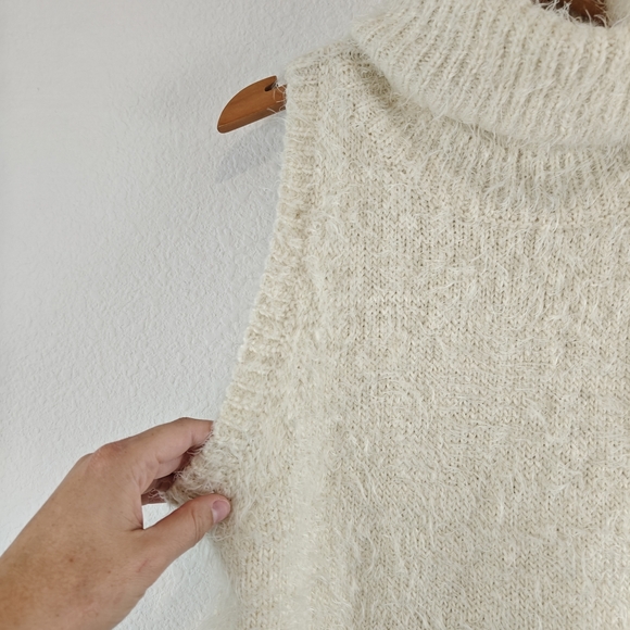 Show Me Your MuMu Fauna Tank Fuzzy Cream Knit Wool Blend Sleeveless Turtleneck M - Picture 7 of 13